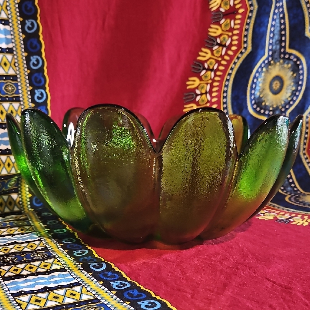 Gorgeous Indiana Glass Lotus Blossom Bowl in Vibrant Green